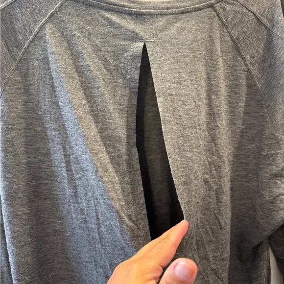 Lululemon Grey Athletic Top Size L - Picture 4 of 4